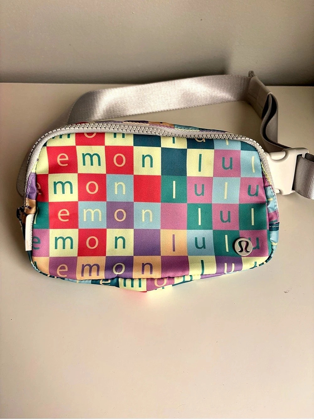 lululemon Everywhere Belt Bag 1L (Checkered Moment / Vapor) Multicolor